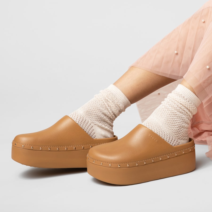 Dylan Platform Studded Clog - US 3105