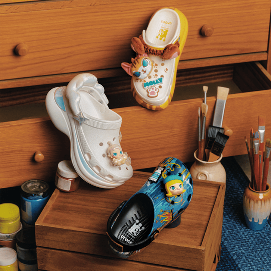 POP MART MOLLY Classic Clog - US 0227